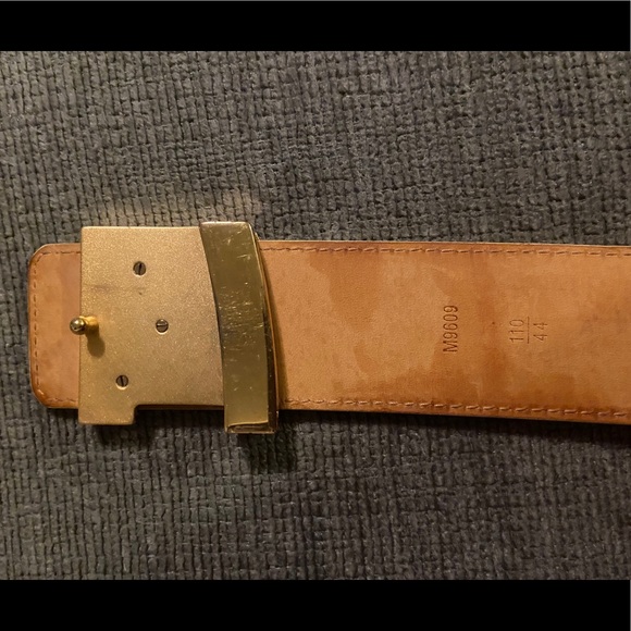 Authentic UNISEX Louis Vuitton LV INITIALES 40 mm - Picture 6 of 8